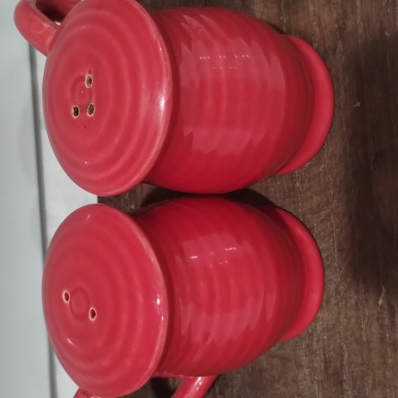 Wheatland Pottery Red Handled Salt & Pepper Set - Picture 2 of 4